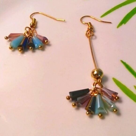 Asymmetrical Iridescent Cone Beads Tassel Earring - Picture 2 of 3
